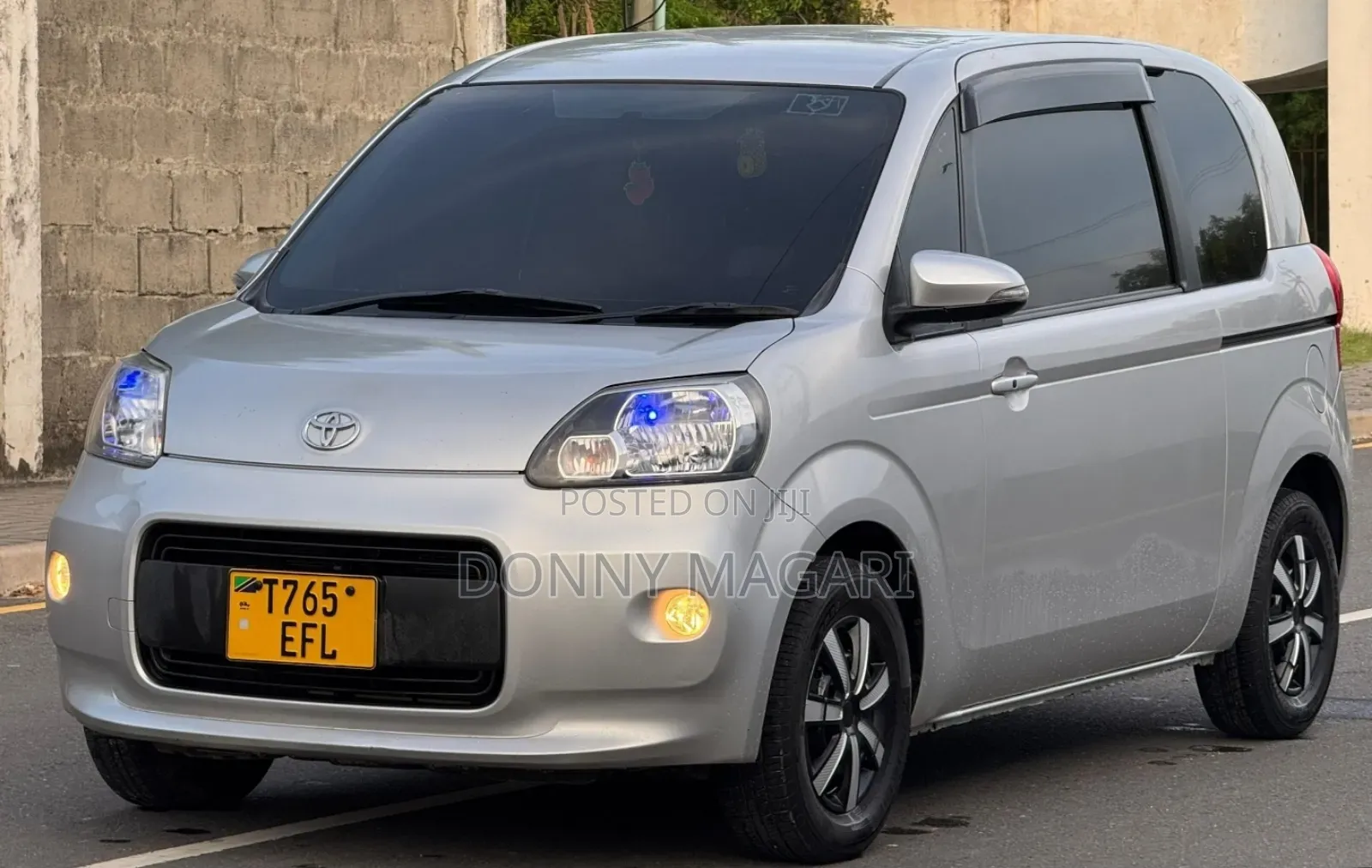 Toyota Porte 2012 Silver