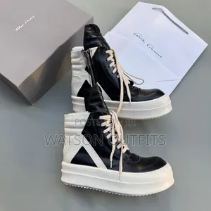 Men's Shoe Sneakers in Boot and Normal Form Very Very Original