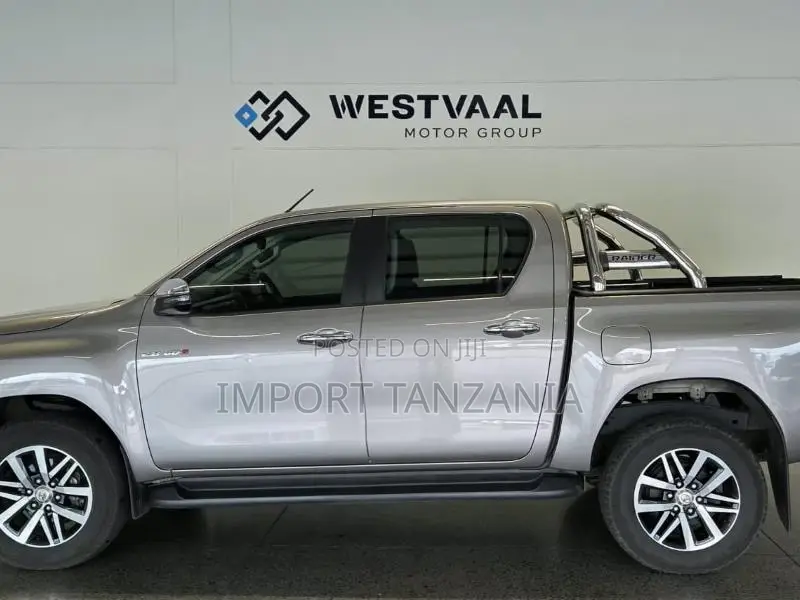 Toyota Hilux 2017 Silver