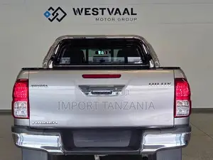 Toyota Hilux 2017 Silver