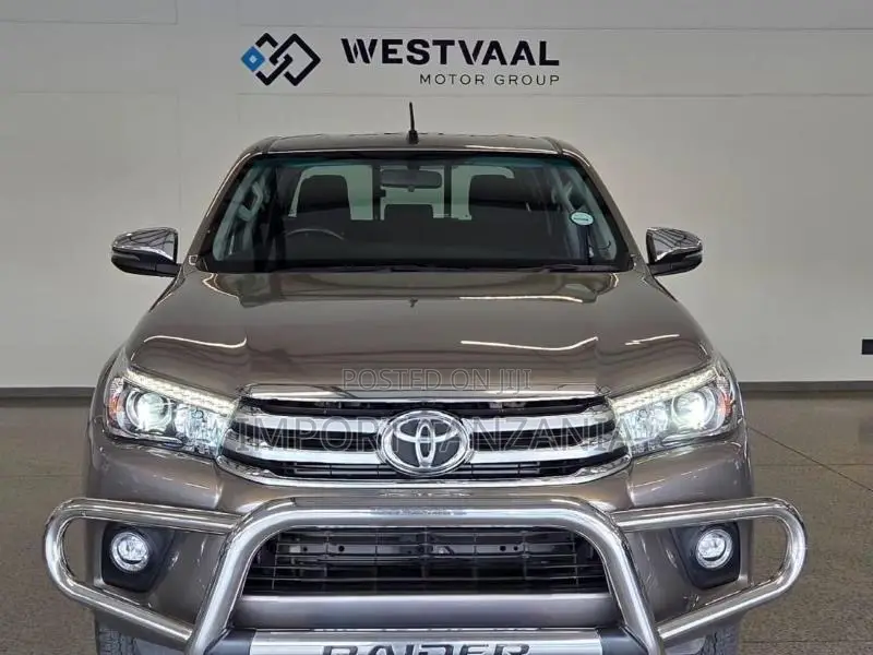 Toyota Hilux 2017 Silver
