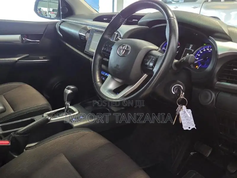 Toyota Hilux 2017 Silver