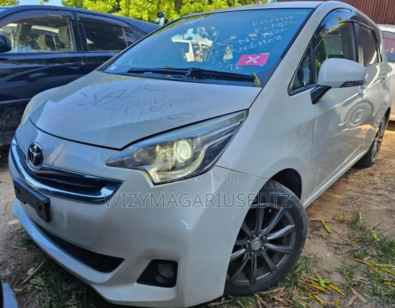 Toyota Ractis 2014 Off white