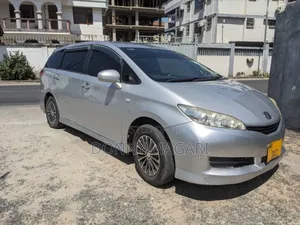 Toyota Wish 2012 Silver