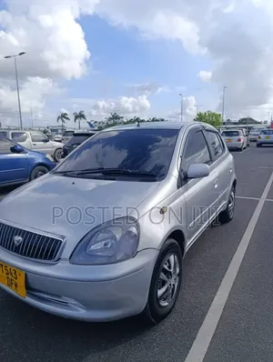 Toyota Vitz 2006 Silver