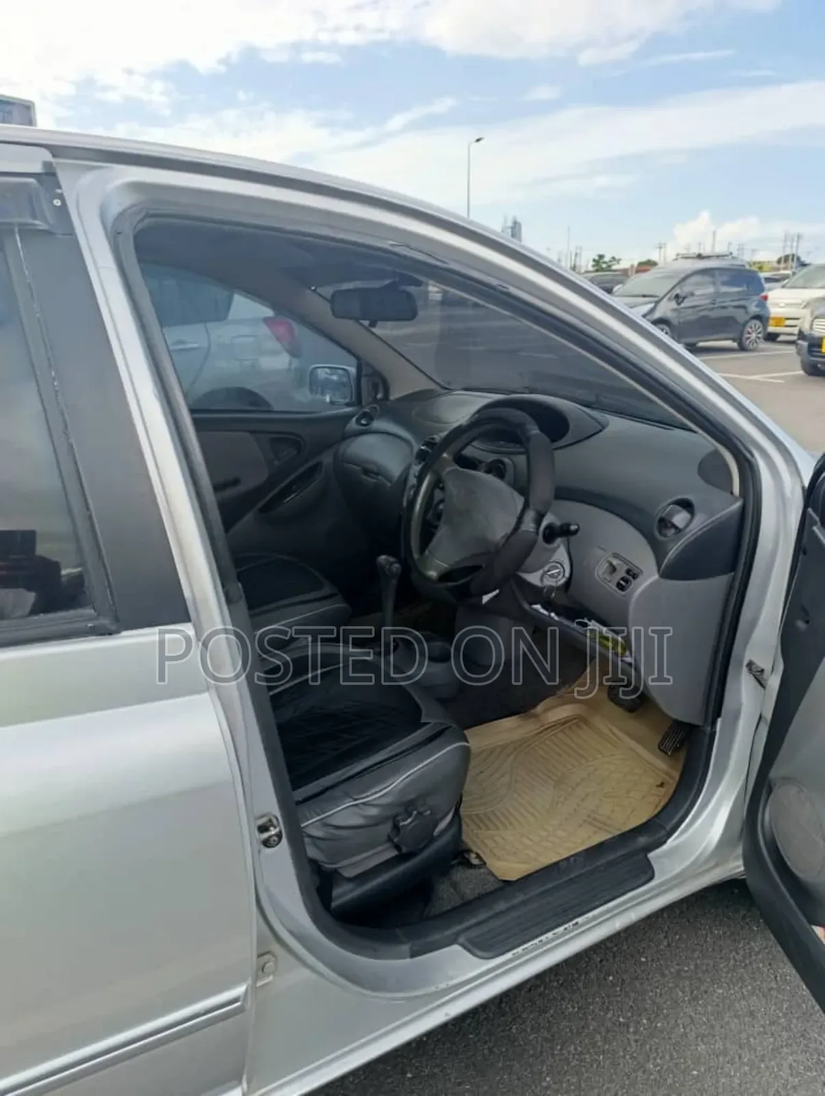 Toyota Vitz 2006 Silver