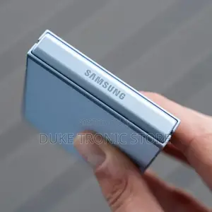 New Samsung Galaxy Z Flip6 256 GB Green