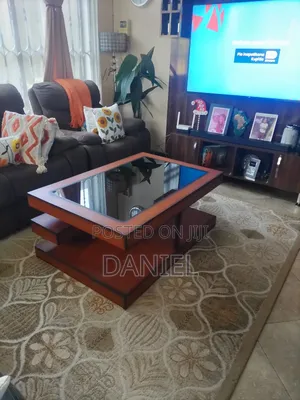 Coffee Table Yenye Kioo Kizito Juu