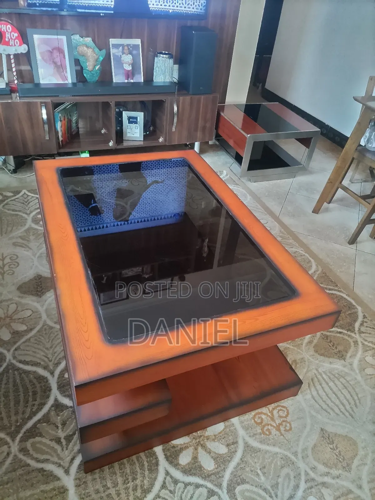 Coffee Table Yenye Kioo Kizito Juu