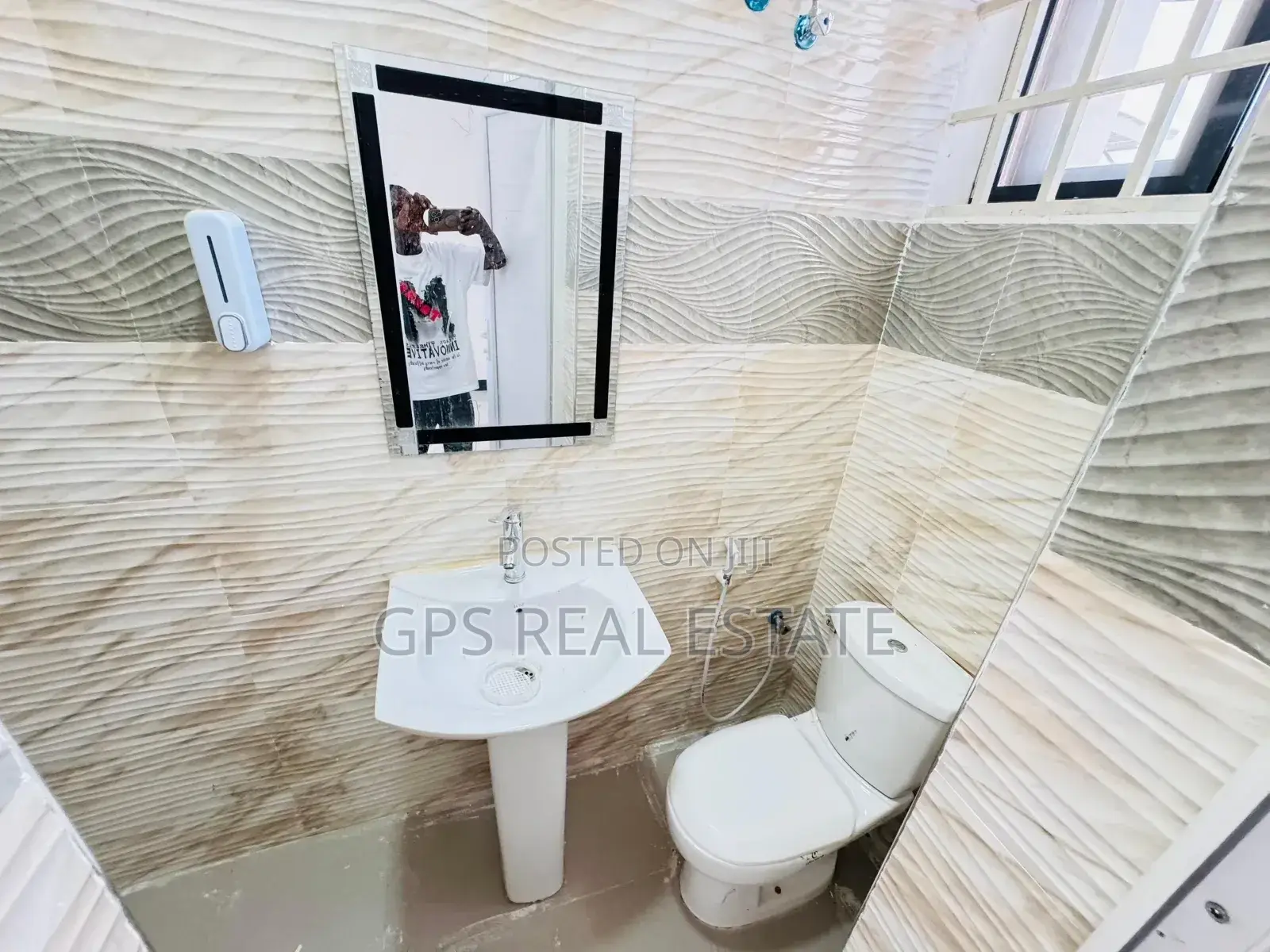 5bdrm House in Kisota, Kigamboni for sale