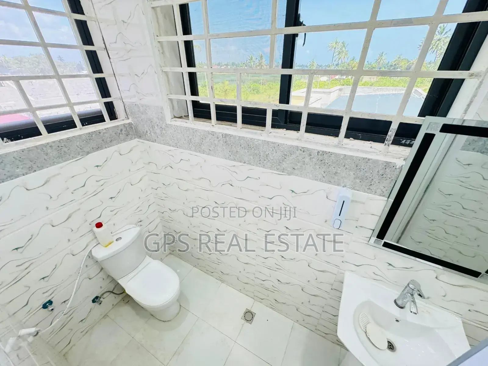 5bdrm House in Kisota, Kigamboni for sale
