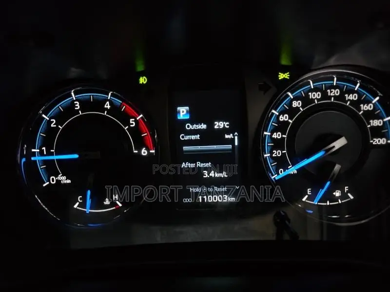 Toyota Hilux 2021 Blue