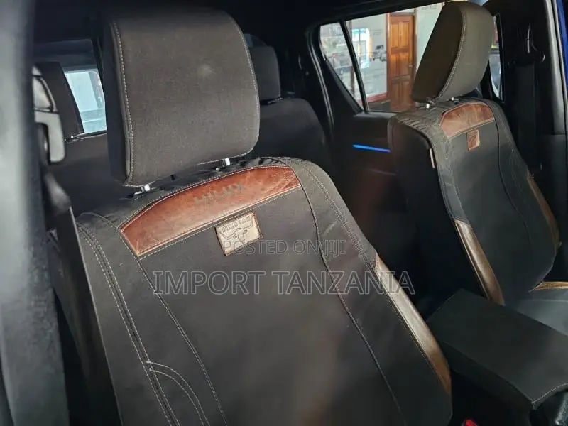 Toyota Hilux 2021 Blue