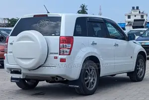 Suzuki Escudo 2009 Off white