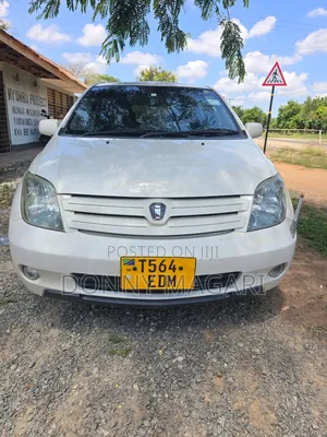 Toyota IST 2005 White