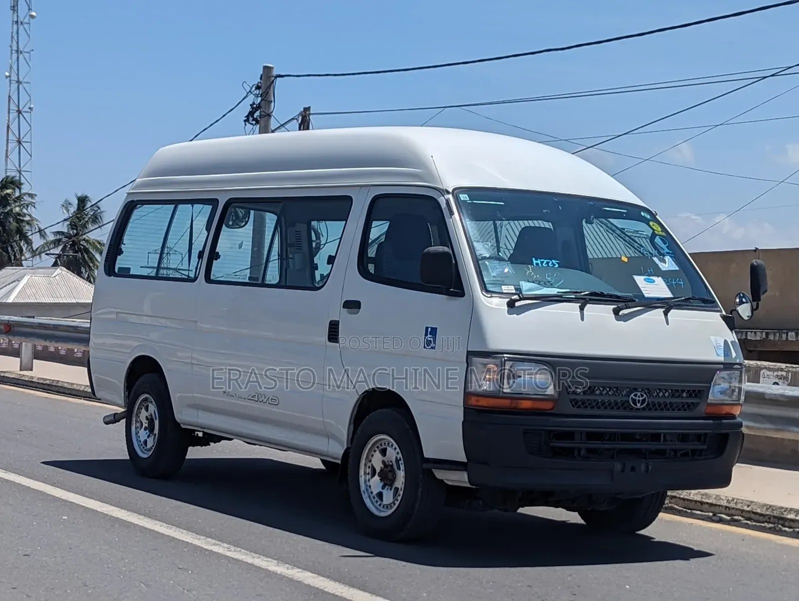 Toyota HiAce 2002 White