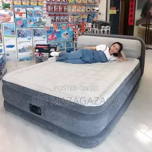 Airbed/Air Mattress 5x6 With Raised Headboard