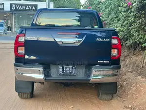 Toyota Hilux 2020 Gray