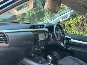 Toyota Hilux 2020 Gray