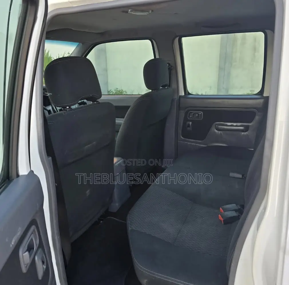 Nissan Hardbody 2019 White