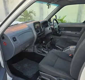 Nissan Hardbody 2019 White