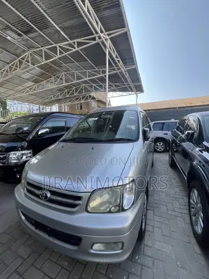 Toyota Noah 2.0 FWD (8 Seater) 2002 Silver
