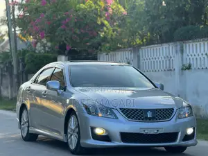 Toyota Crown 2009 Silver