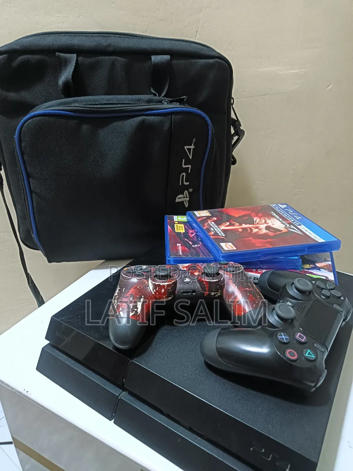 Console Playstation 4 (500 Go) Manettes Dualshock Noire et Rouge - PS4