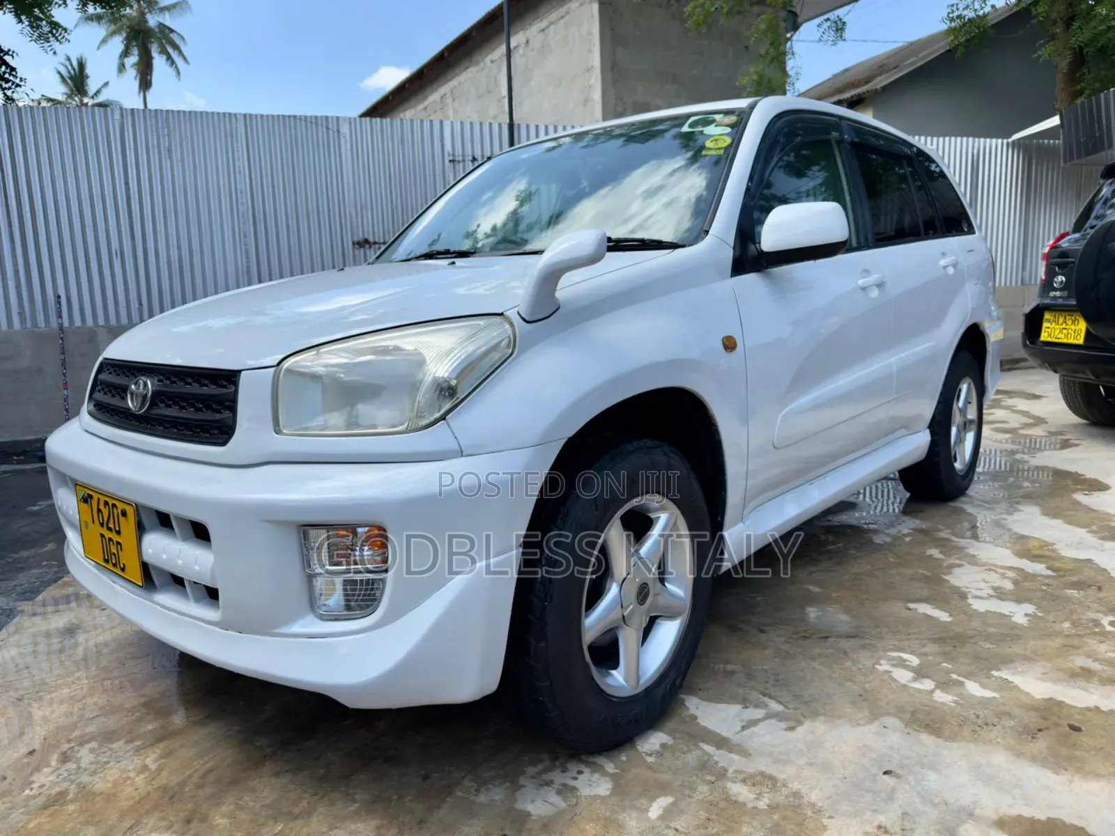 Toyota RAV4 Base AWD 2001 White