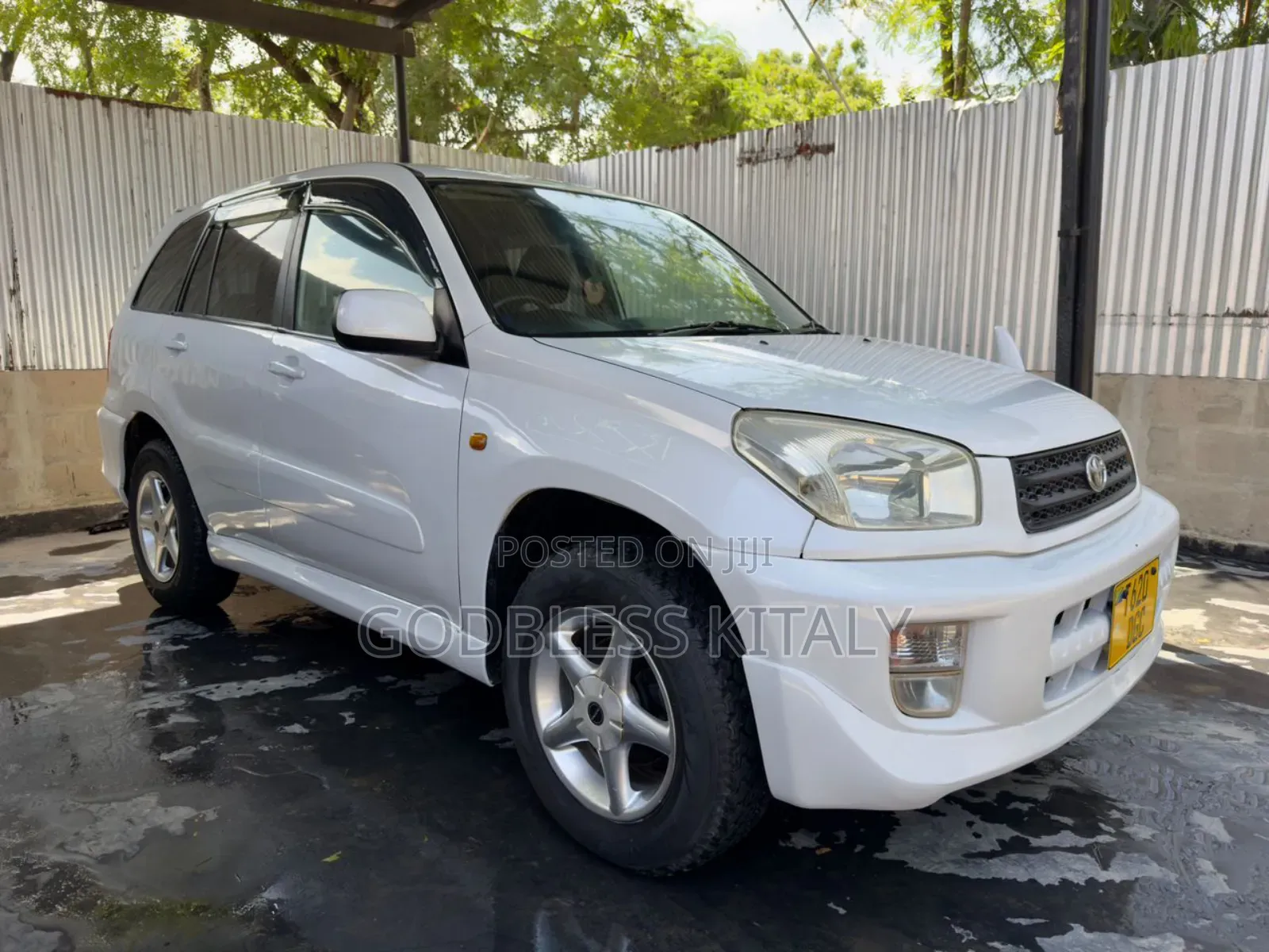 Toyota RAV4 Base AWD 2001 White