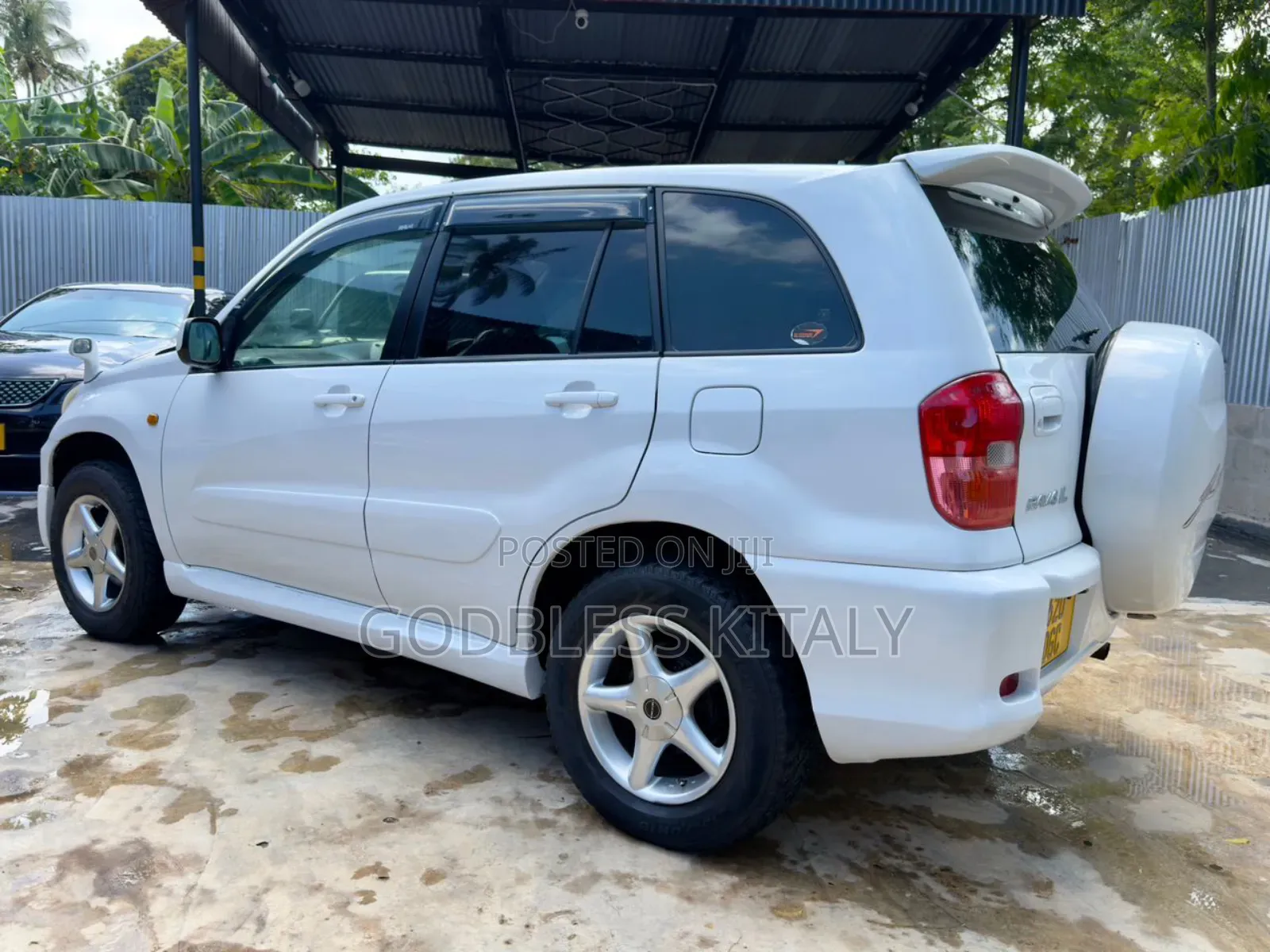 Toyota RAV4 Base AWD 2001 White