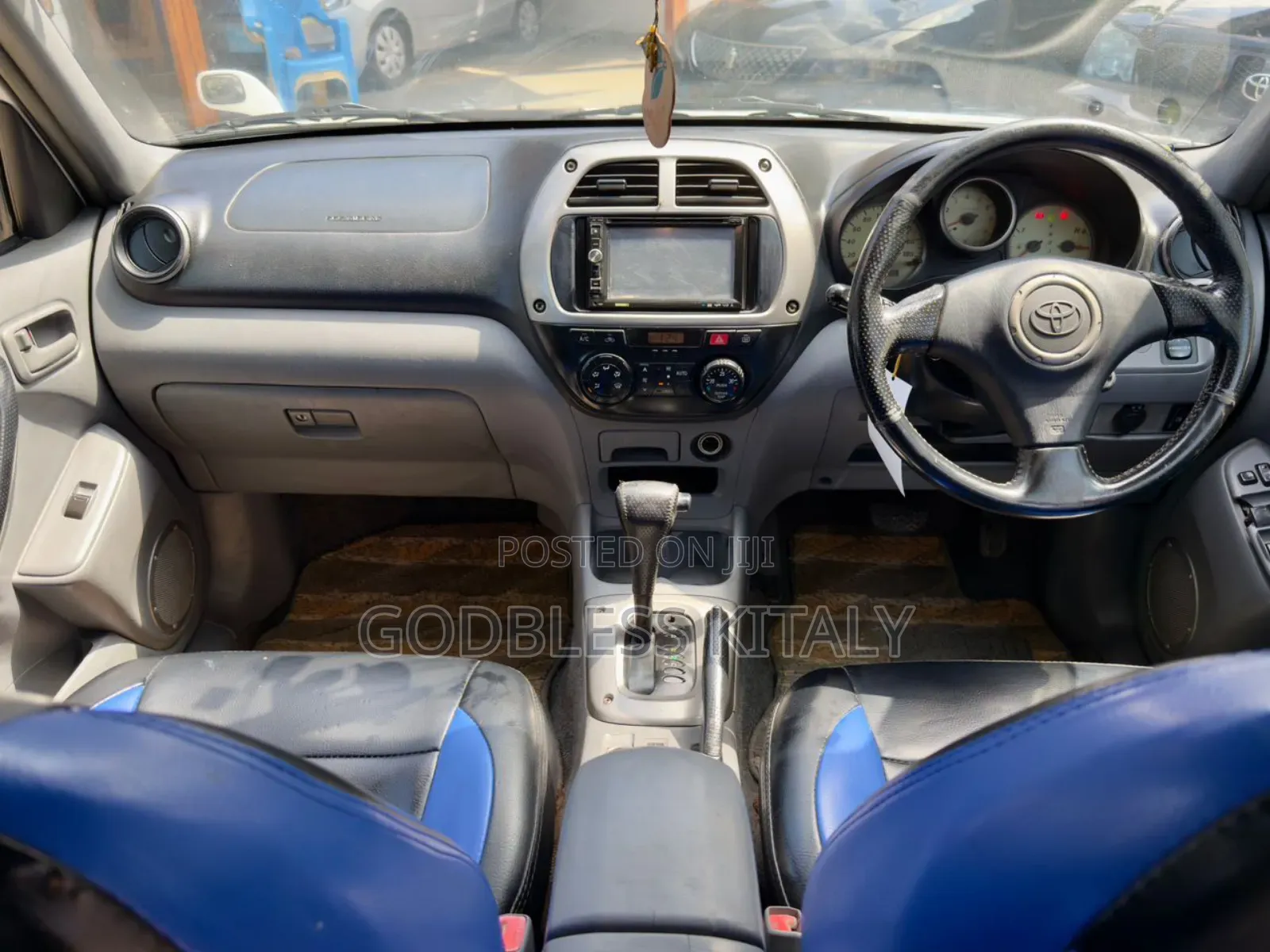 Toyota RAV4 Base AWD 2001 White