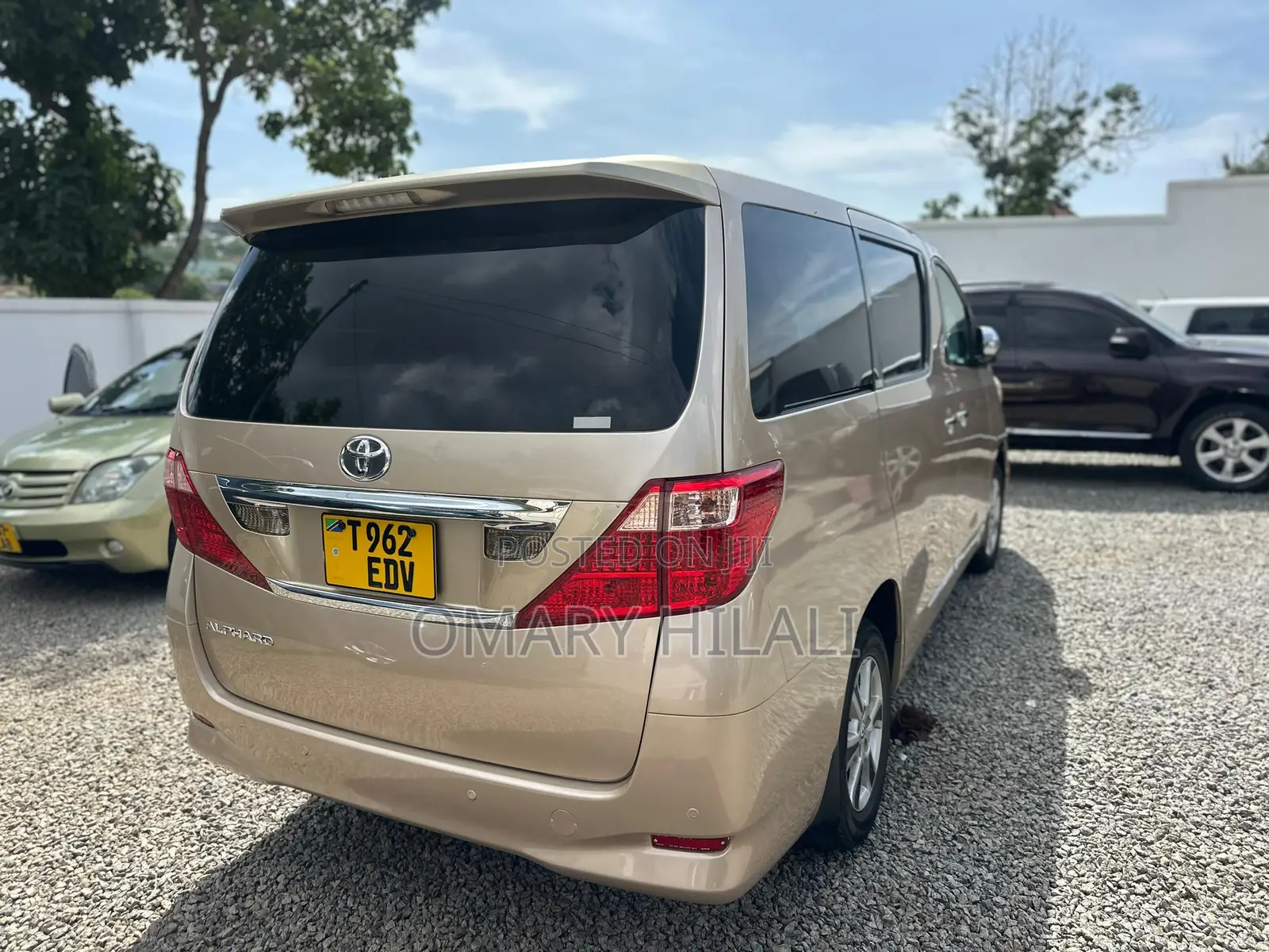 Toyota Alphard 2008 Gold