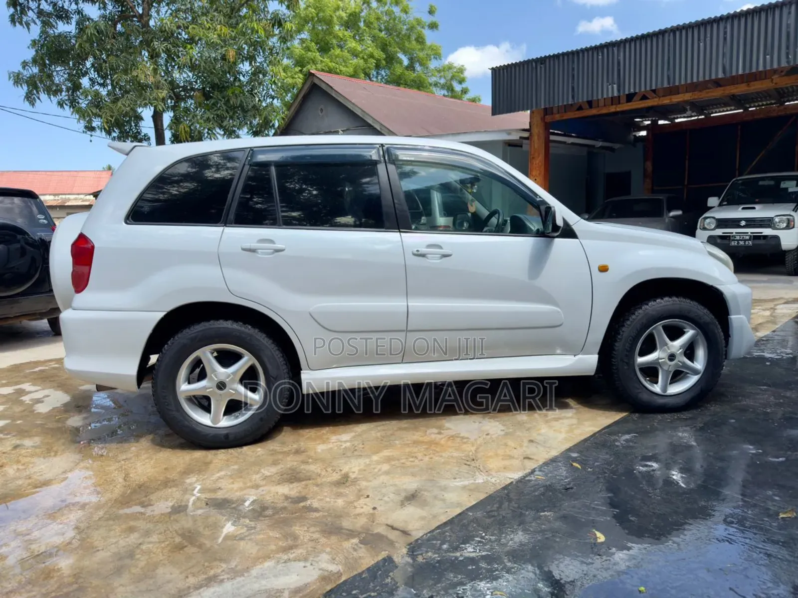 Toyota RAV4 2002 White