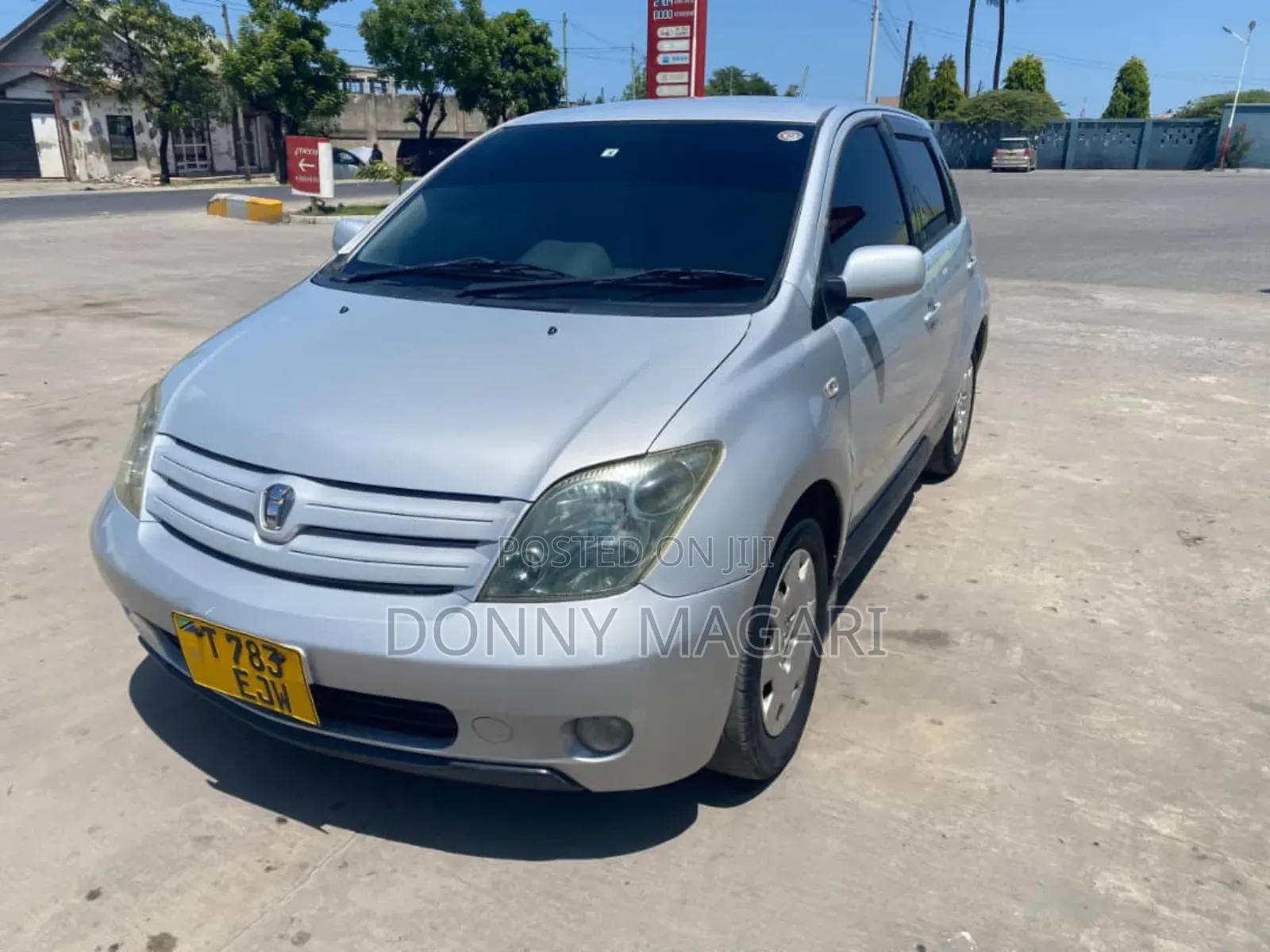 Toyota IST 2004 Silver