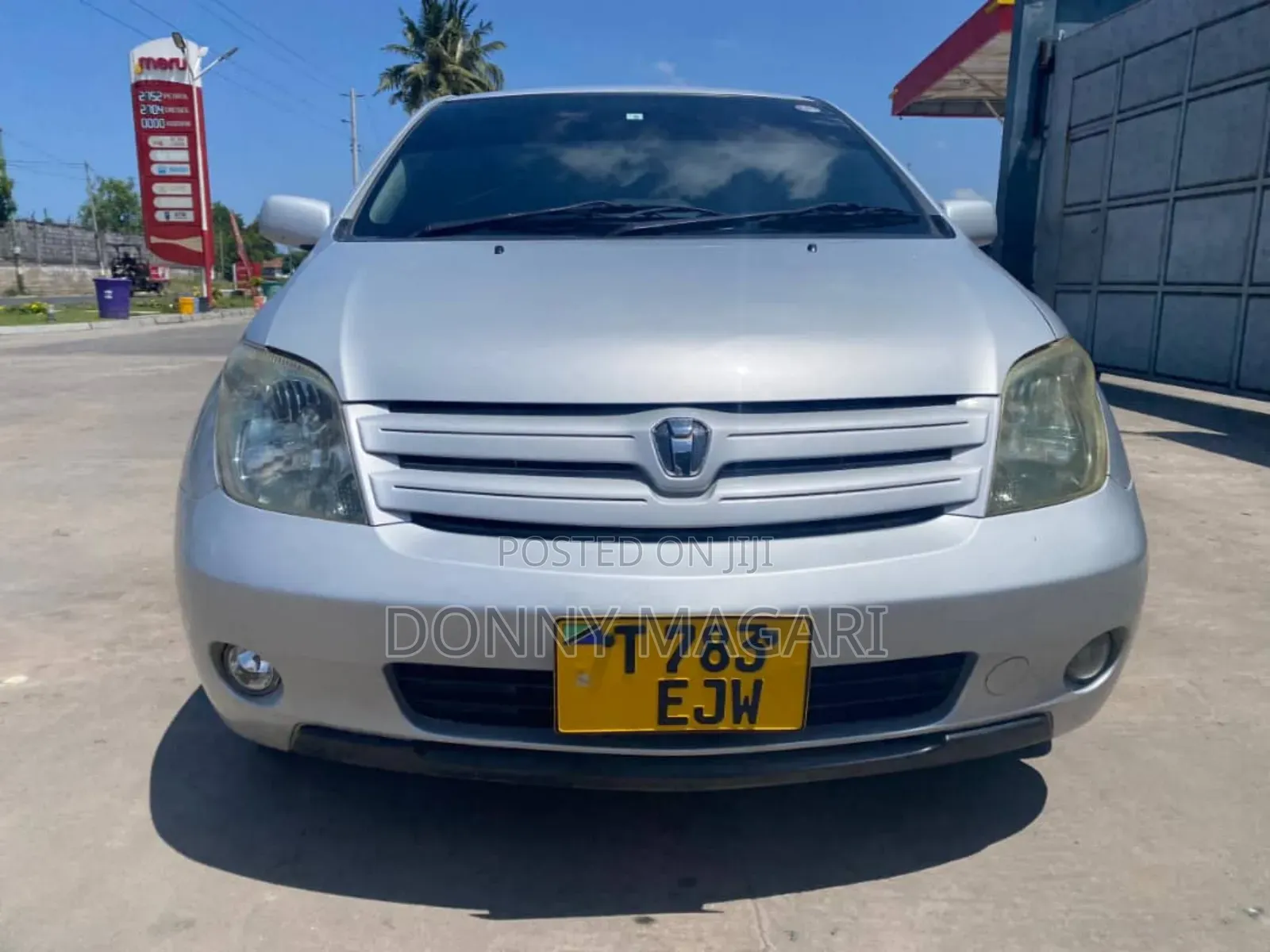 Toyota IST 2004 Silver