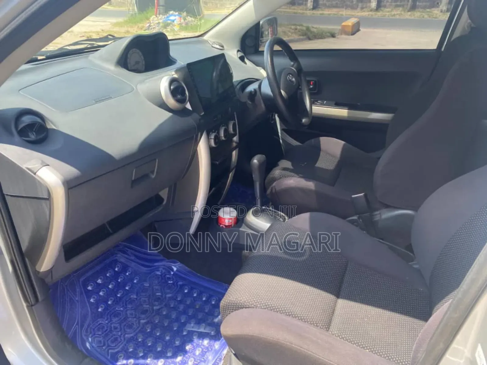 Toyota IST 2004 Silver