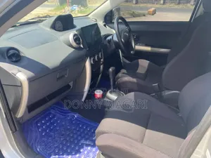 Toyota IST 2004 Silver