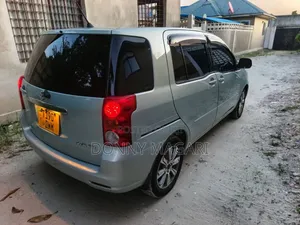 Toyota Raum 2007 Blue