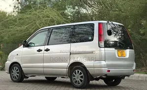 Toyota Noah 2002 Silver