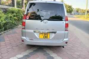 Toyota Noah 2006 Silver