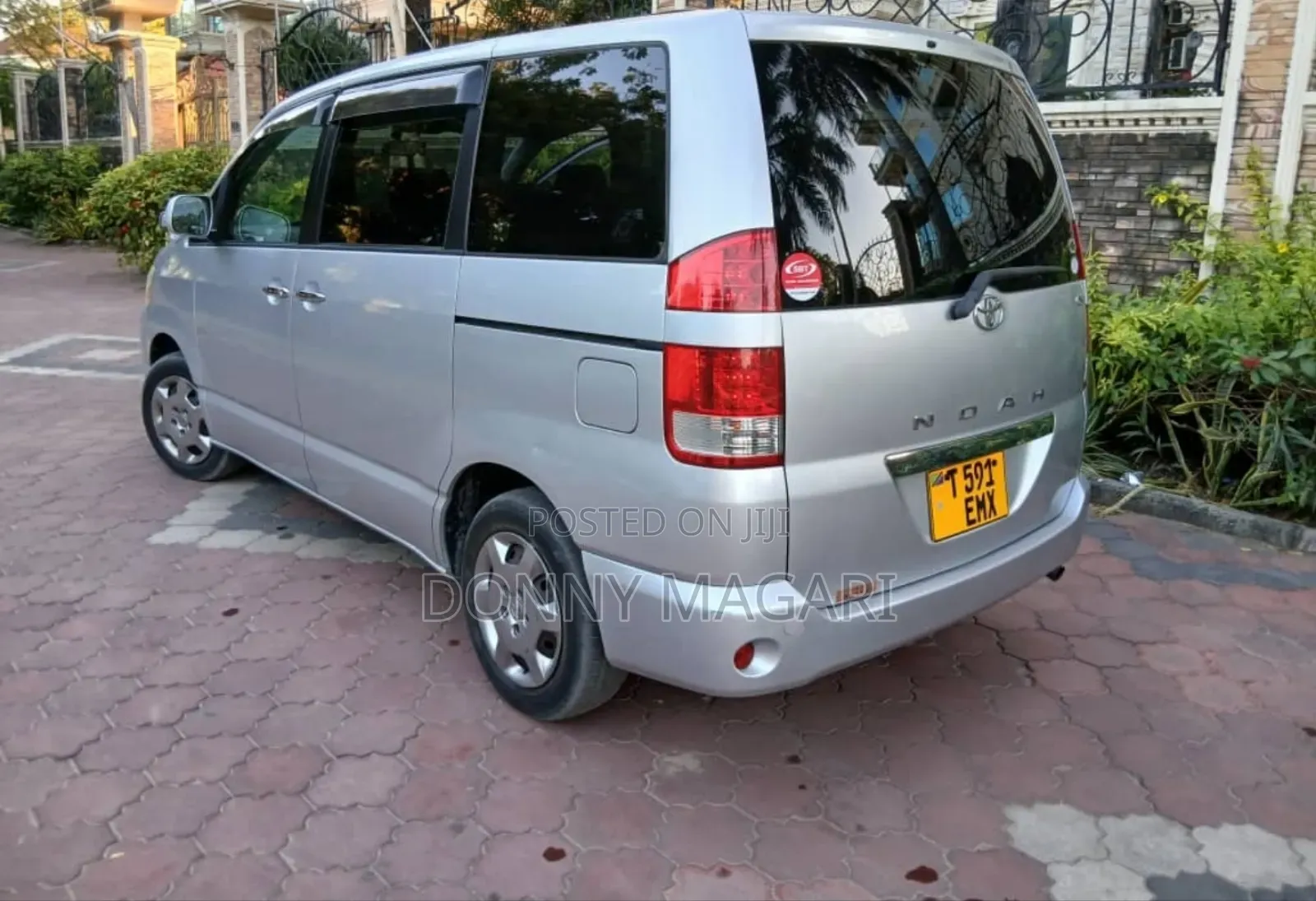 Toyota Noah 2006 Silver