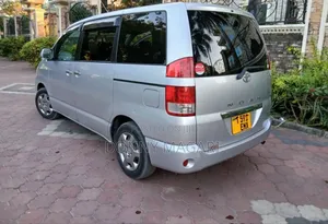 Toyota Noah 2006 Silver