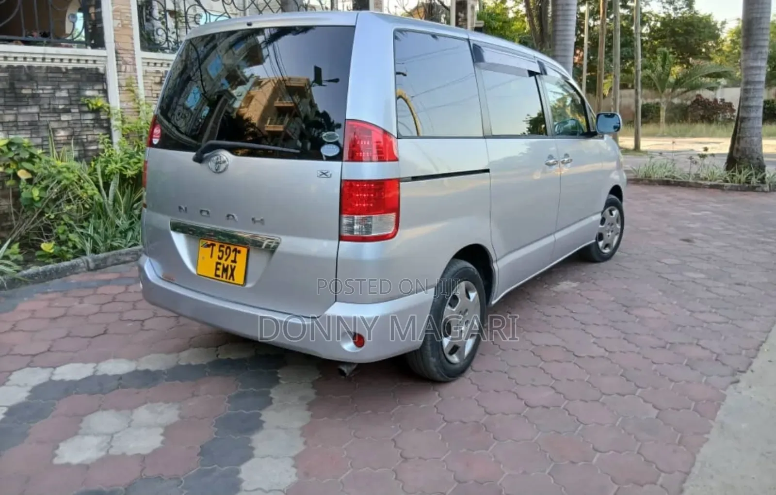 Toyota Noah 2006 Silver