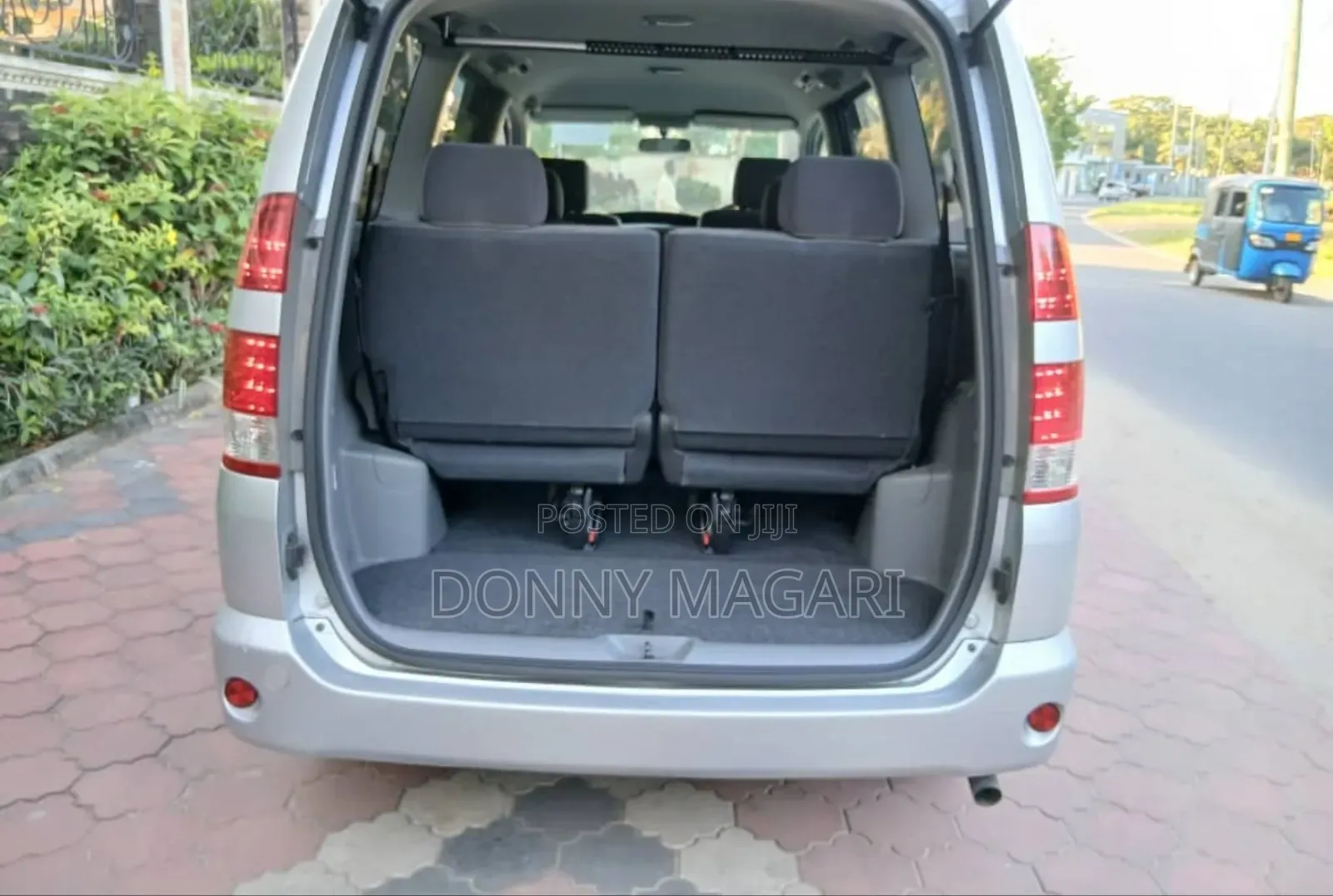 Toyota Noah 2006 Silver