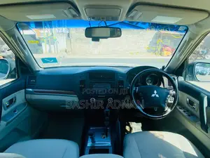 Mitsubishi Pajero 2007 Gold