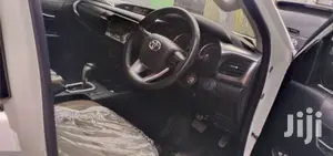 Toyota Hilux 2016 White
