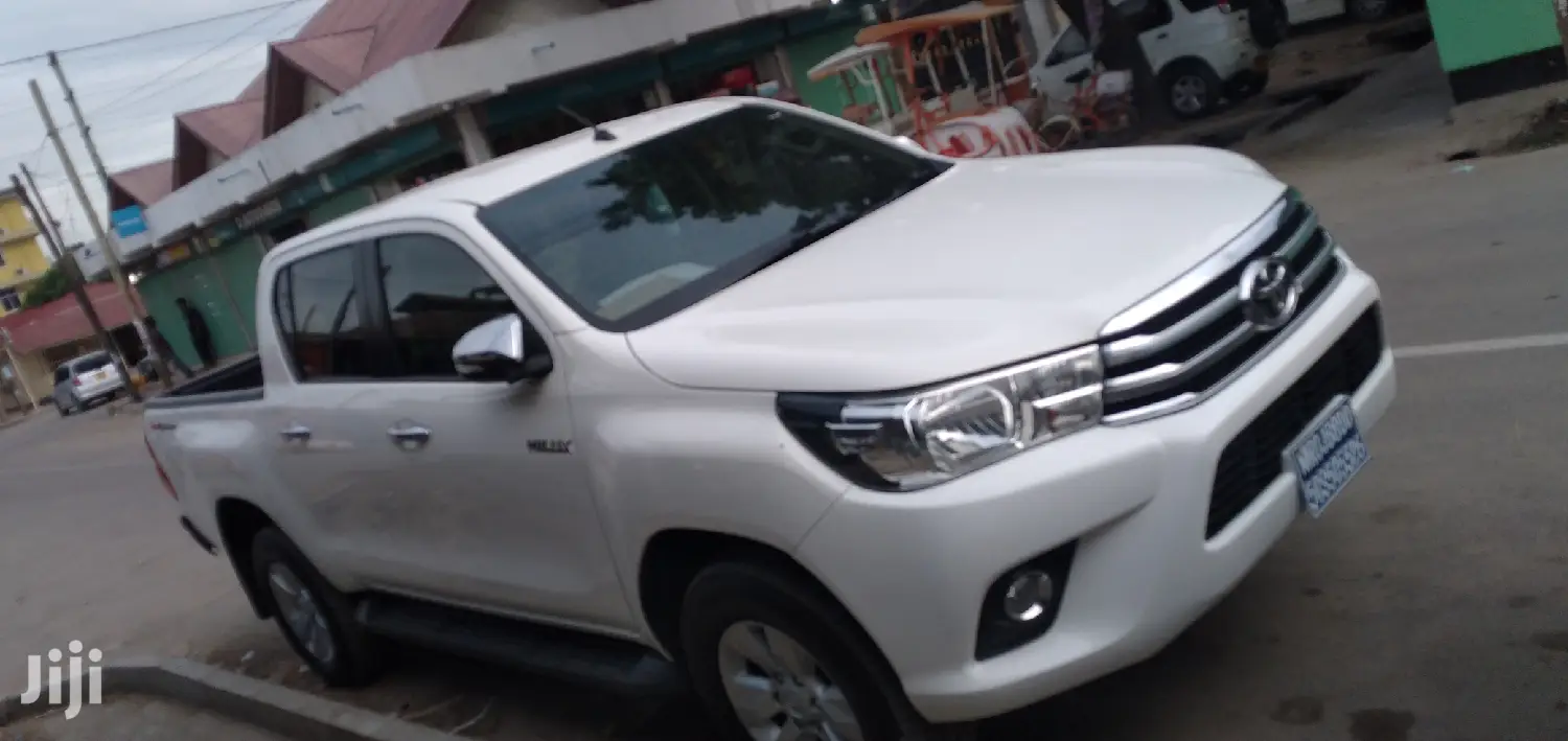 Toyota Hilux 2016 White