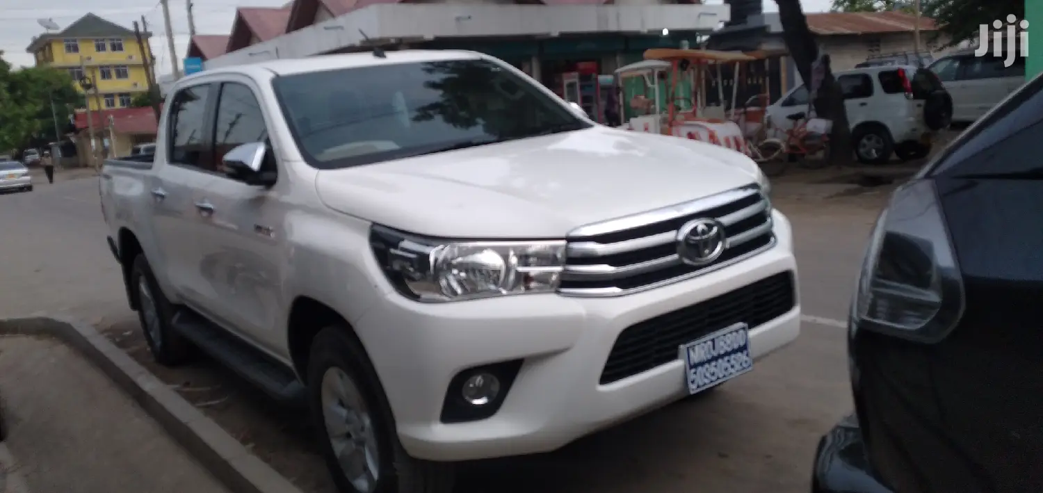 Toyota Hilux 2016 White