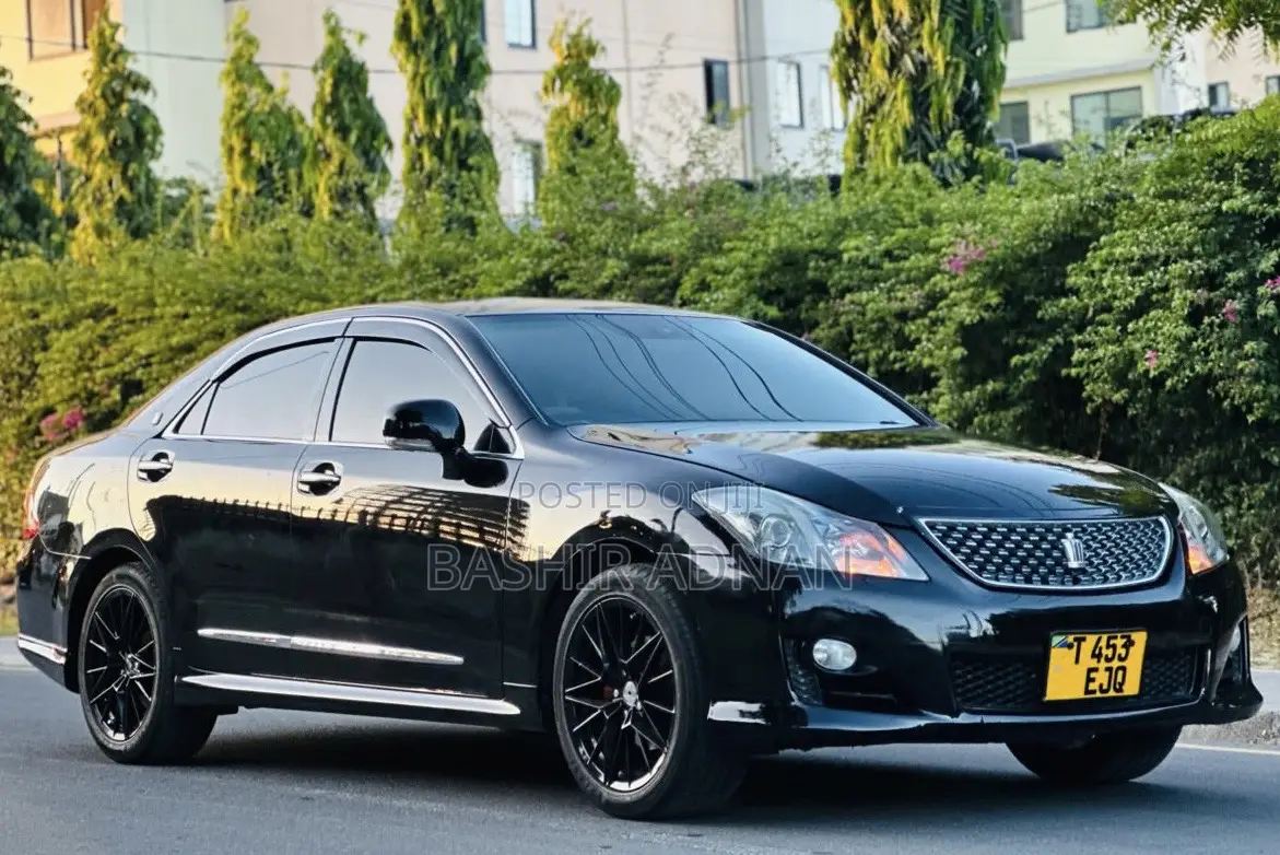 Toyota Crown 2009 Black